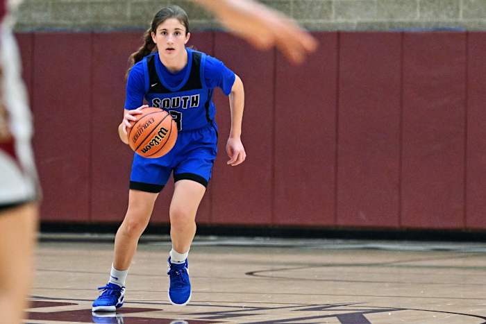 a South Medford Mission Hills girls basketball Oregon POA Holiday Classic December 30 2023 Leon Neuschwander 30